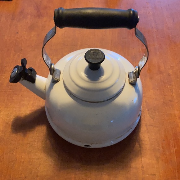 ☕️🫖 LE CREUSET | France | White Enameled Teapot / Kettle 🫖☕️ - Picture 2 of 9